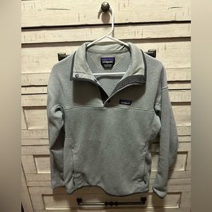 Patagonia Women’s sweater 1/4 button up grey Medium